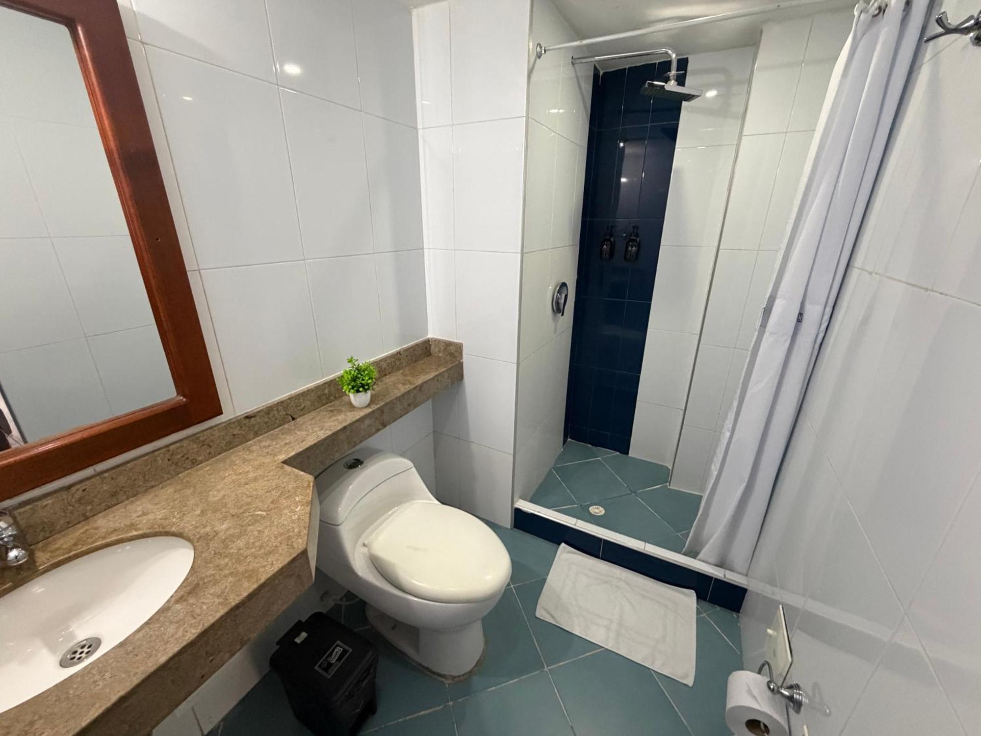 Blu Inn Hotel — Photos 1